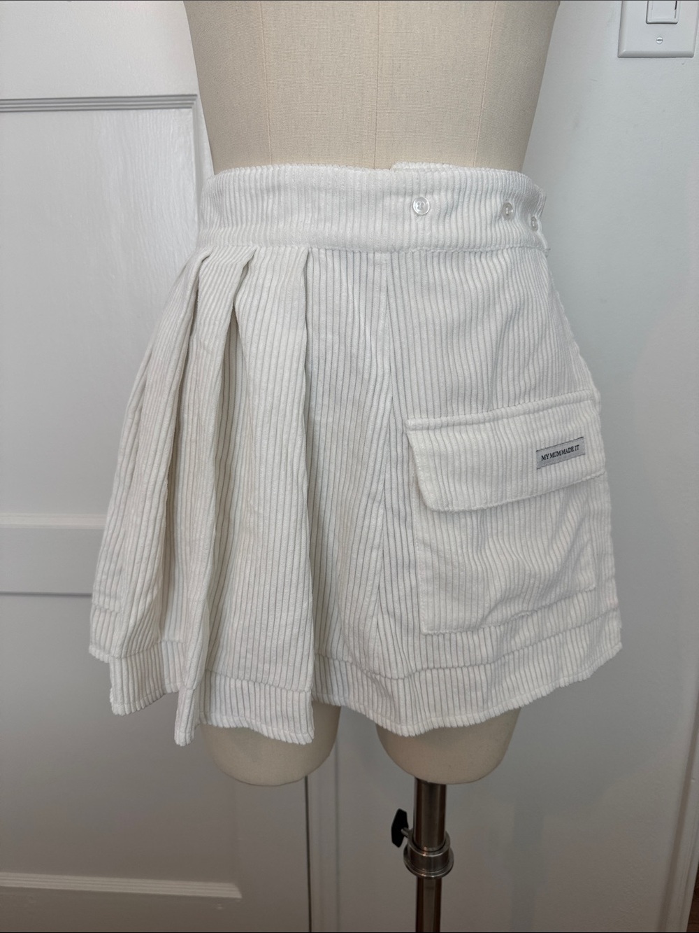 Corduroy Pocket Pleat Skirt - Off-White